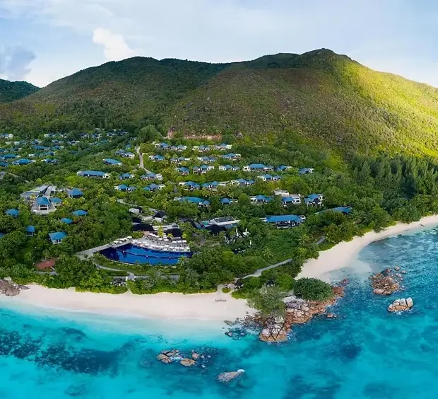 raffles_seychelles_kulfoldi_eskuvo