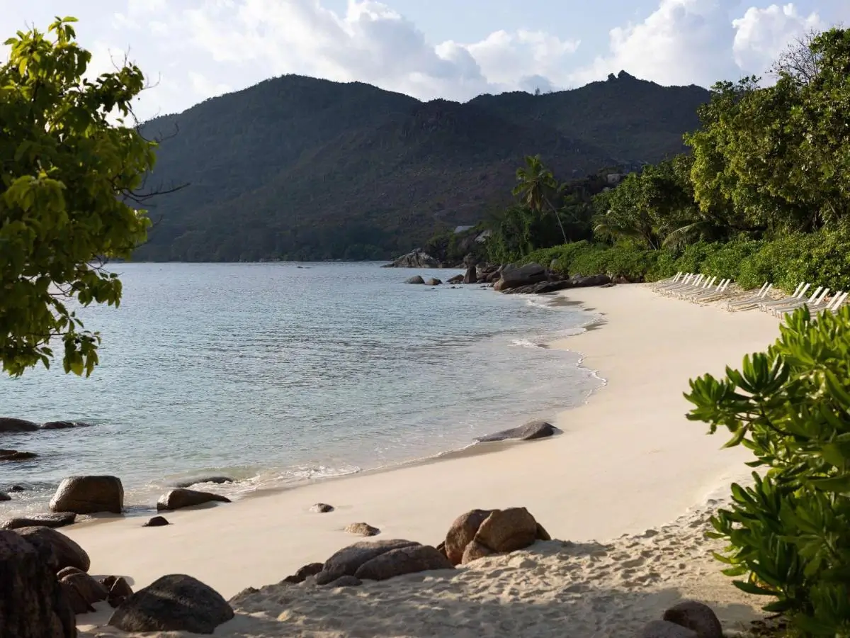 tengerparti_eskuvo_seychelles_raffles_16
