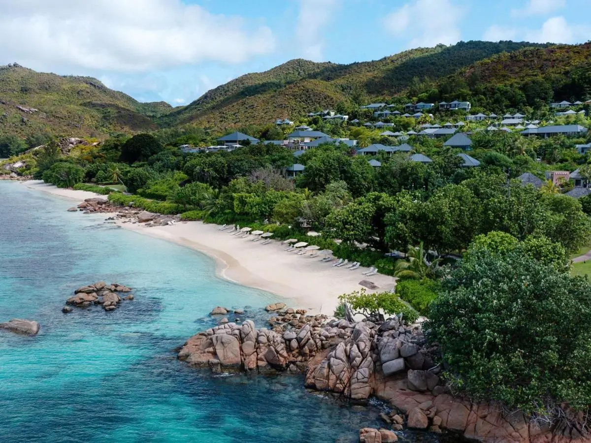 tengerparti_eskuvo_seychelles_raffles_17