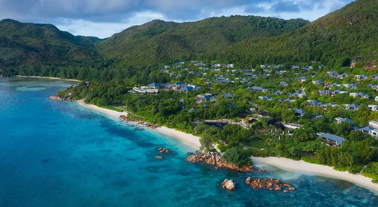 tengerparti_eskuvo_seychelles_raffles_2