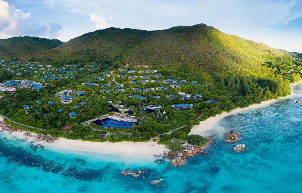 tengerparti_eskuvo_seychelles_raffles_3