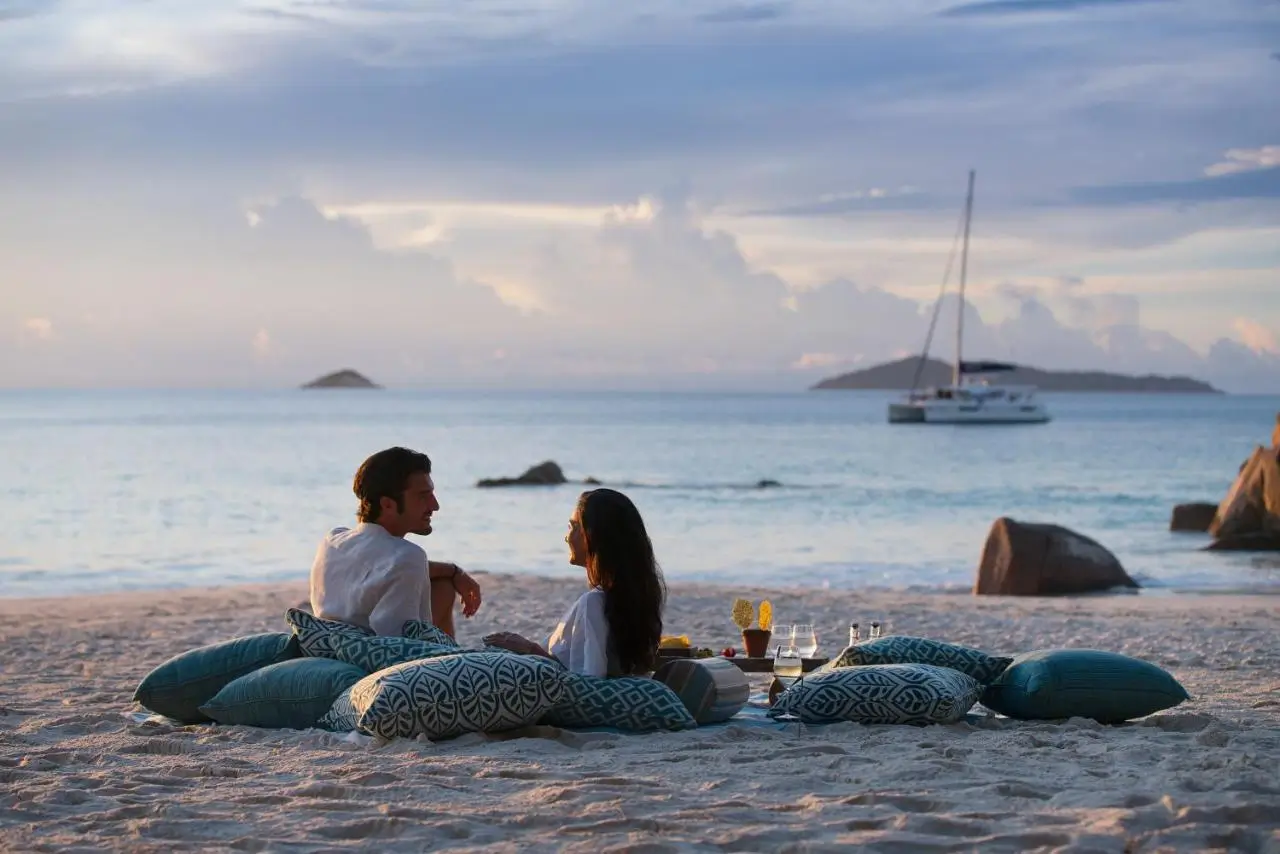 tengerparti_eskuvo_seychelles_raffles_6
